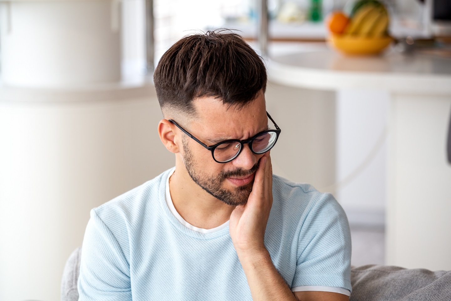 What to Do If Tooth Falls Out: Quick Guide